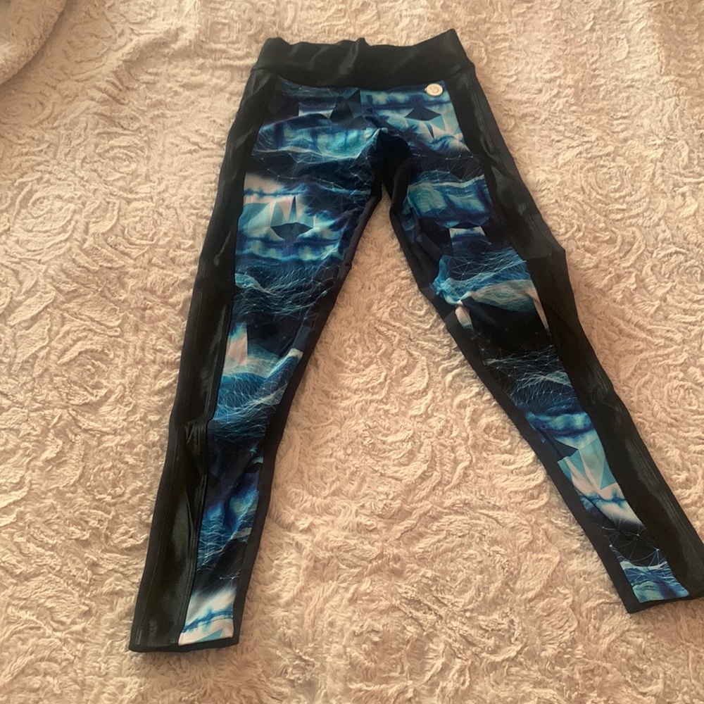 BRO FITWEAR LEGGINGS SIZE SMALL.